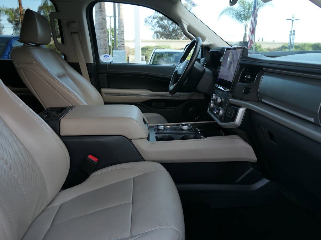 Used 2024 Ford Expedition Max XLT image 29