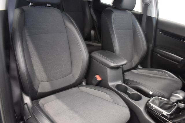 Used 2025 Kia Seltos S FWD image 6
