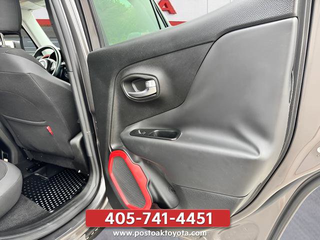Used 2016 Jeep Renegade Trailhawk AWD/4WD image 21