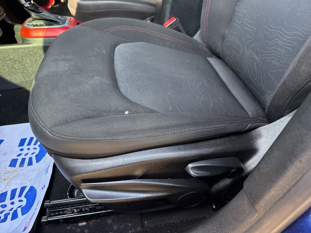 Used 2019 Jeep Renegade Trailhawk w/ Cold Weather Group II image 12