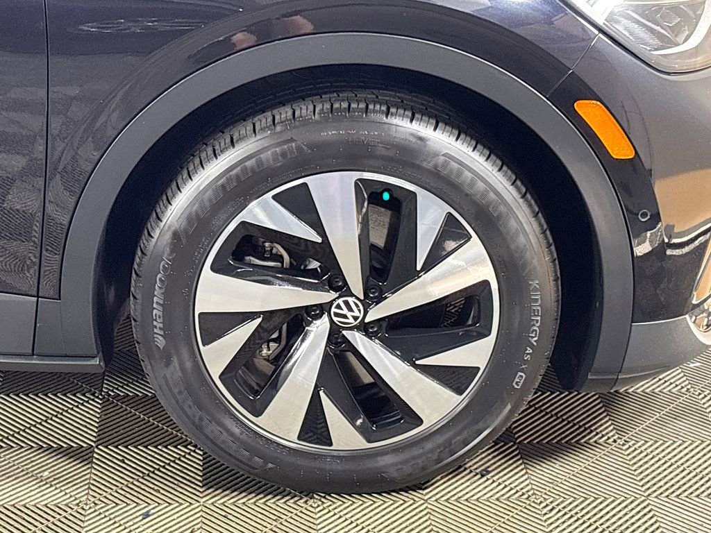 Certified 2024 Volkswagen ID.4 2WD image 24