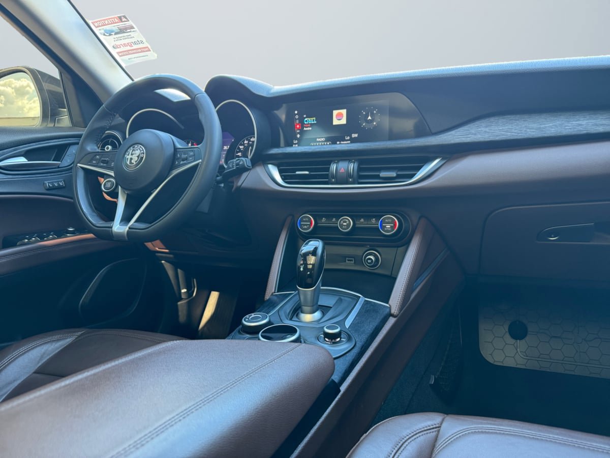 Used 2019 Alfa Romeo Stelvio w/ Nero Edizione image 14