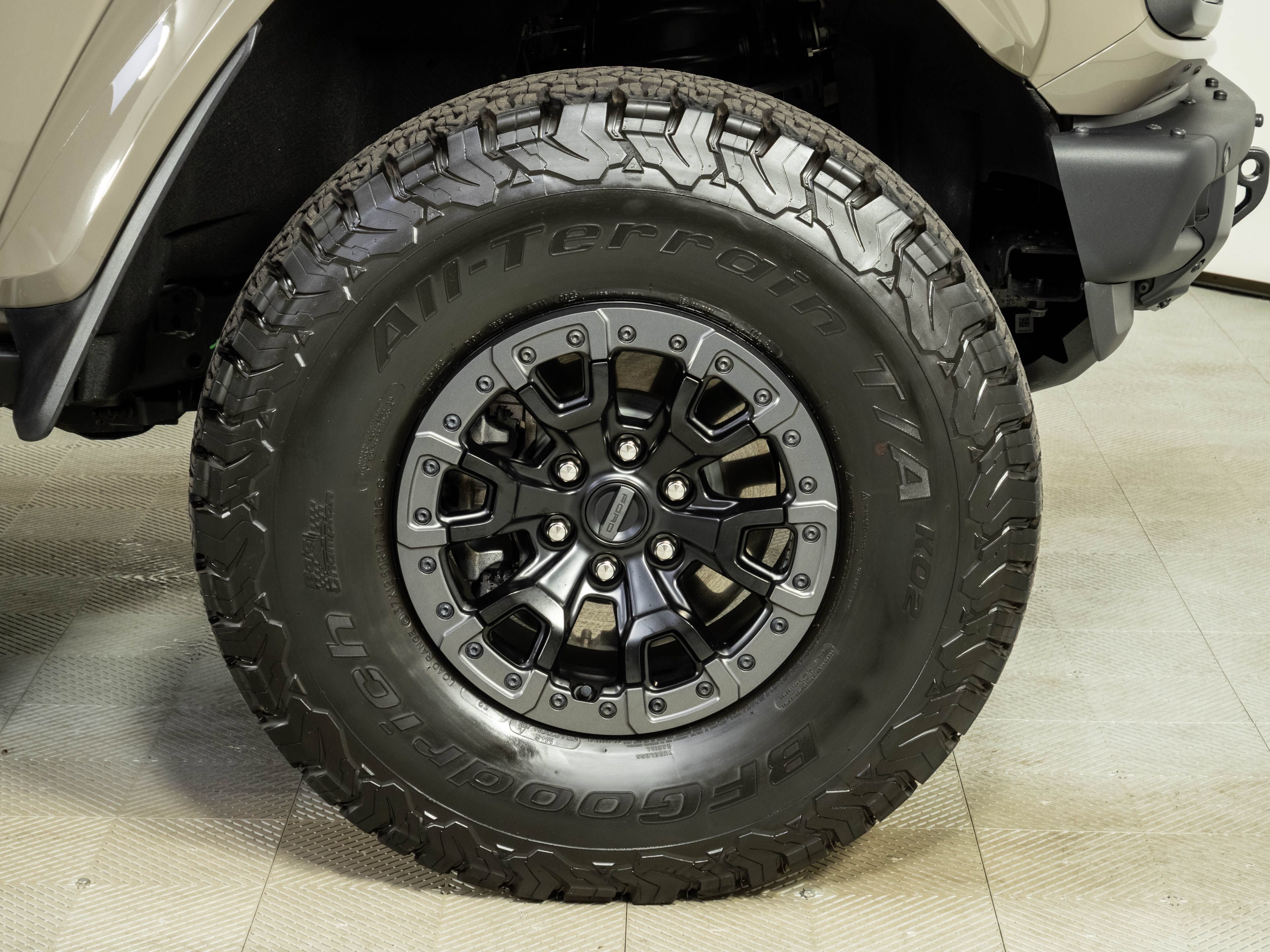 Used 2025 Ford Bronco Raptor AWD/4WD image 36
