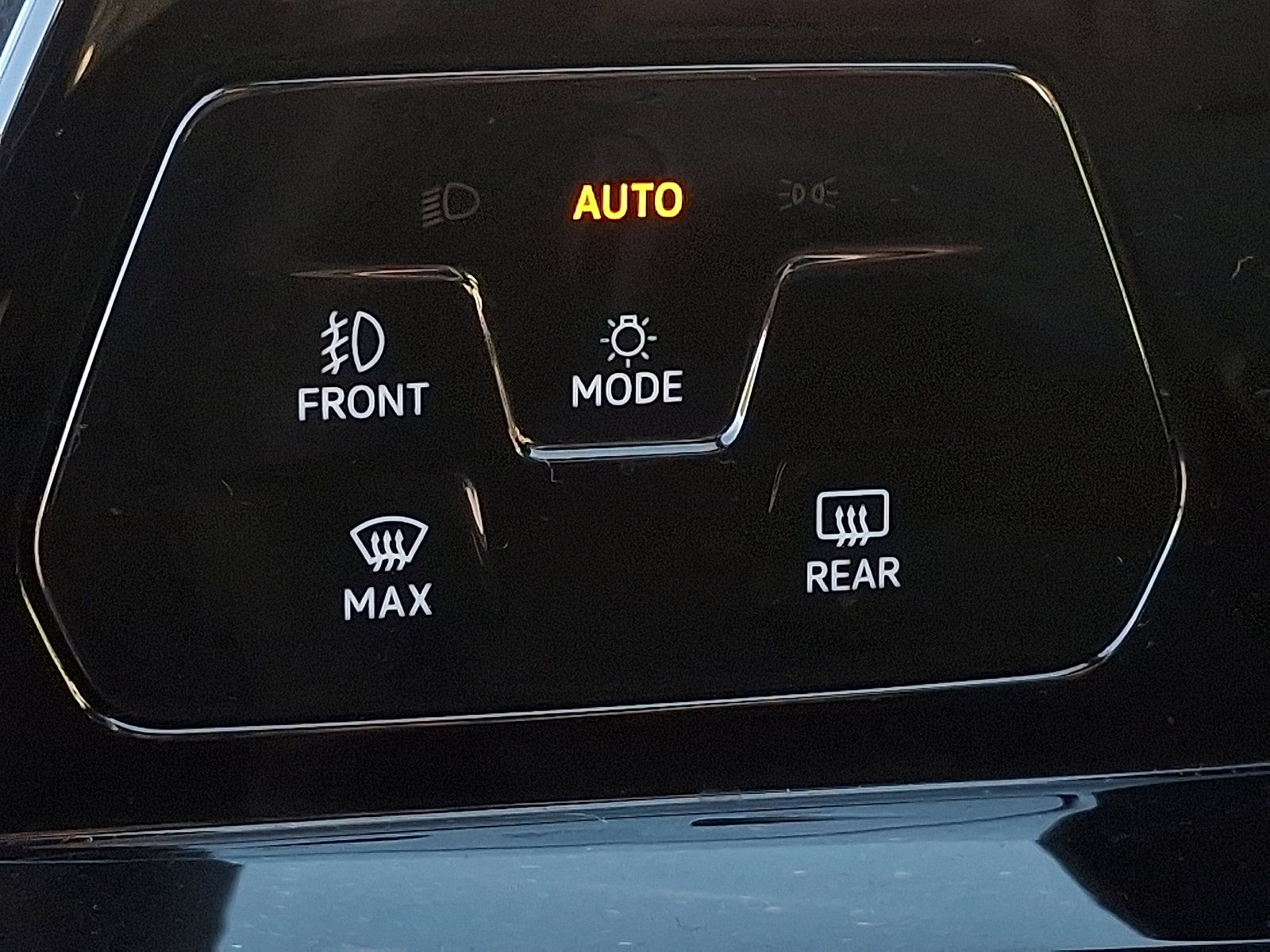 Used 2024 Volkswagen GTI SE image 23