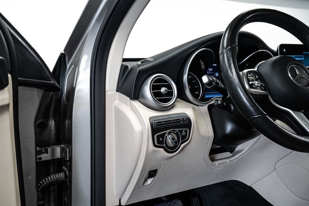 Used 2021 Mercedes-Benz GLC 300 image 22