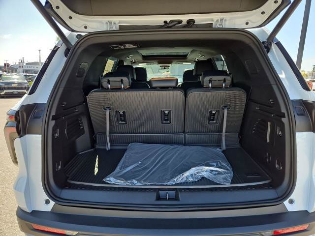 New 2027 Chevrolet Traverse Z71 w/ Enhanced Driving Package AWD/4WD image 27