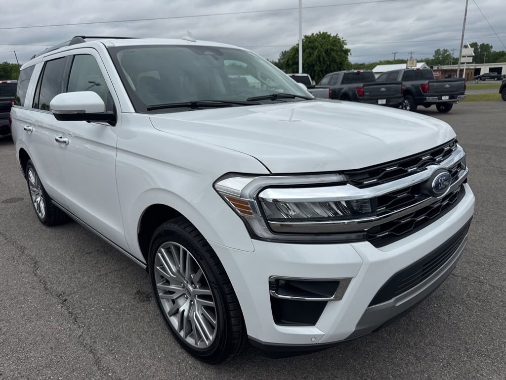Used 2024 Ford Expedition Limited image 3
