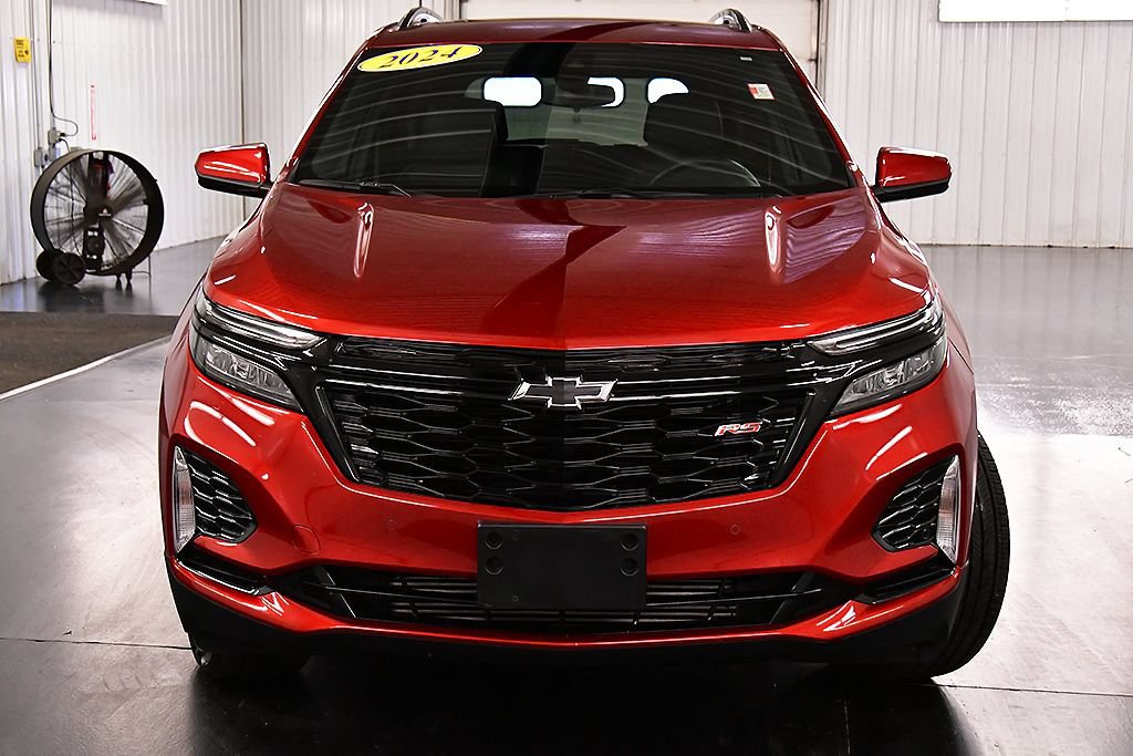 Used 2024 Chevrolet Equinox RS AWD/4WD image 2