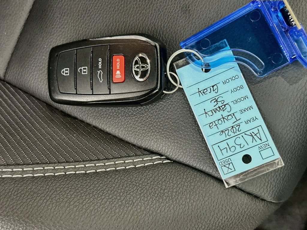 Used 2026 Toyota Camry SE FWD image 36