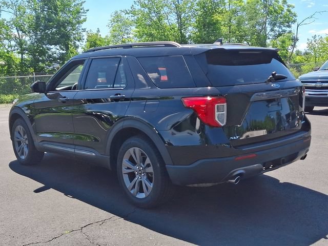 Certified 2022 Ford Explorer XLT w/ Equipment Group 202A AWD/4WD image 9