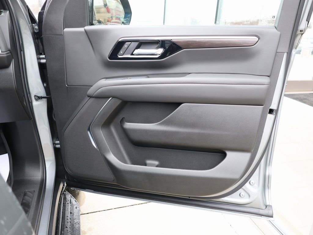 New 2026 Chevrolet Tahoe LS w/ LPO, Dark Essentials Package image 33