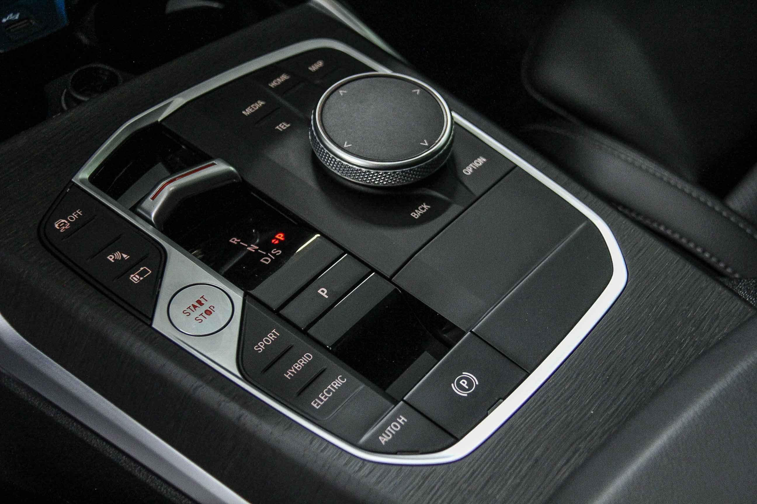 Certified 2023 BMW 330e w/ M Sport Package image 20