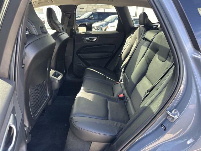 Used 2023 Volvo XC60 B5 Plus image 25
