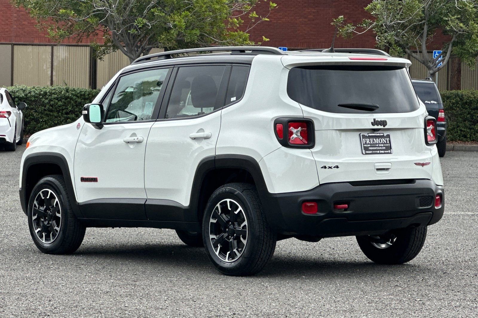 Used 2023 Jeep Renegade Trailhawk image 5