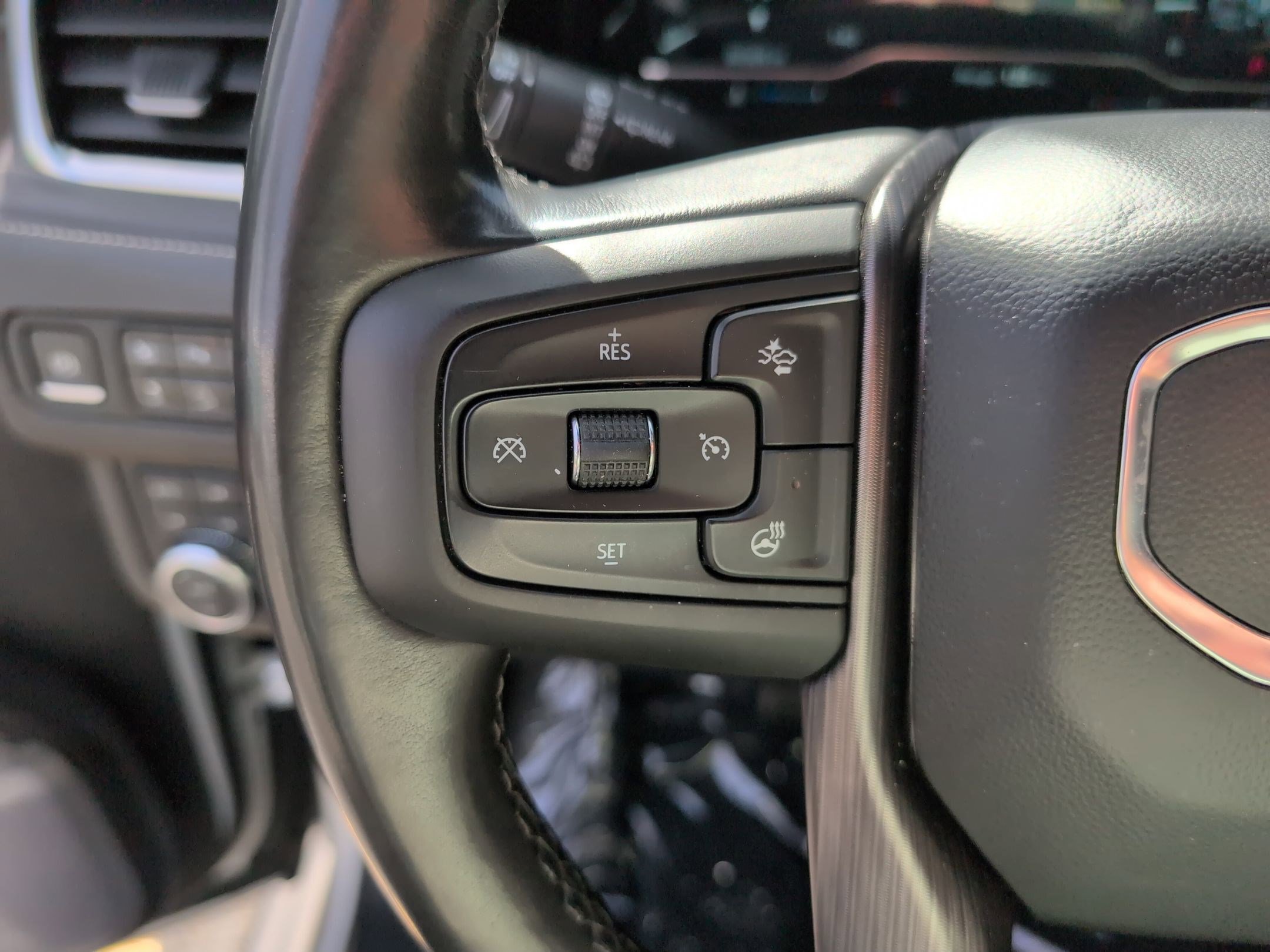 Used 2023 GMC Yukon Denali Ultimate AWD/4WD image 18