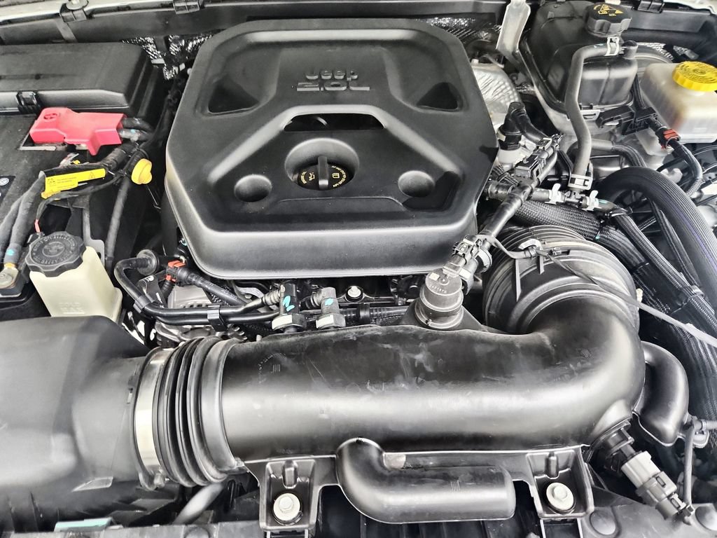 Used 2025 Jeep Wrangler Unlimited Rubicon AWD/4WD image 38