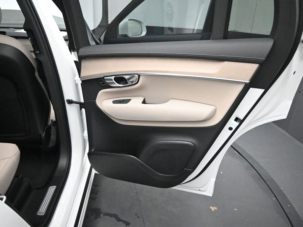 New 2026 Volvo XC90 B5 Plus image 34
