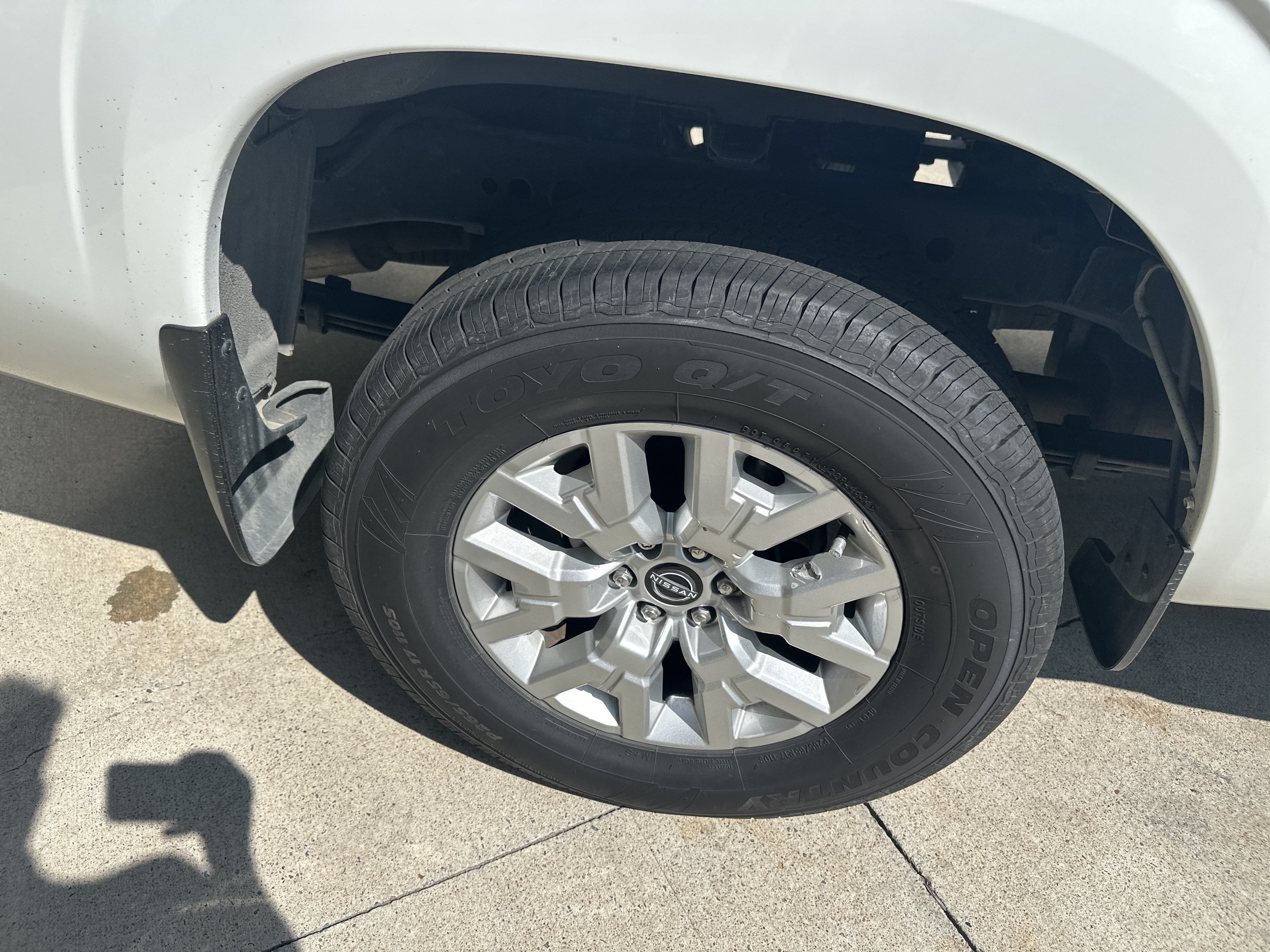 Used 2022 Nissan Frontier SV w/ Technology Package AWD/4WD image 35