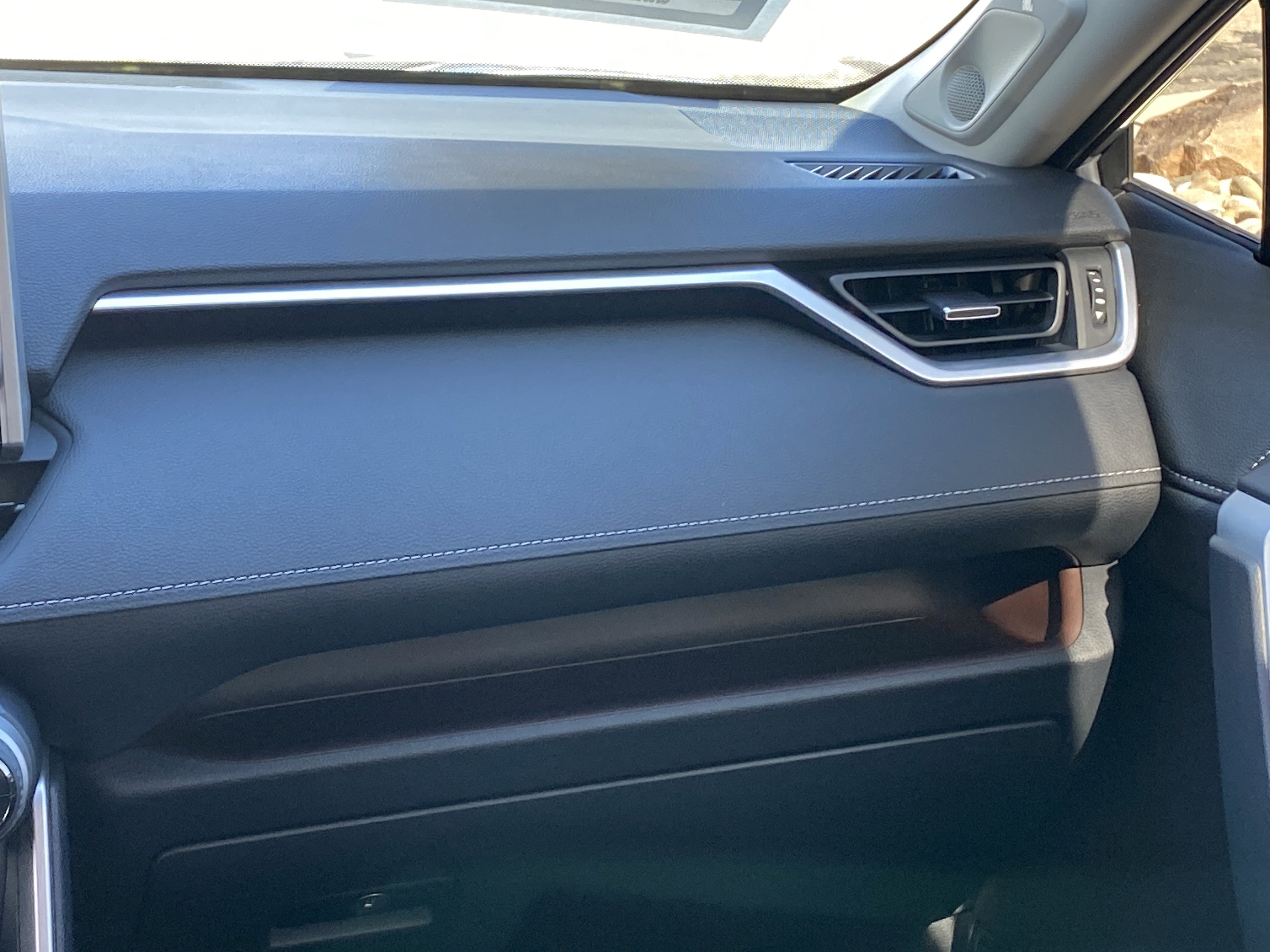 Used 2022 Toyota RAV4 Limited image 22