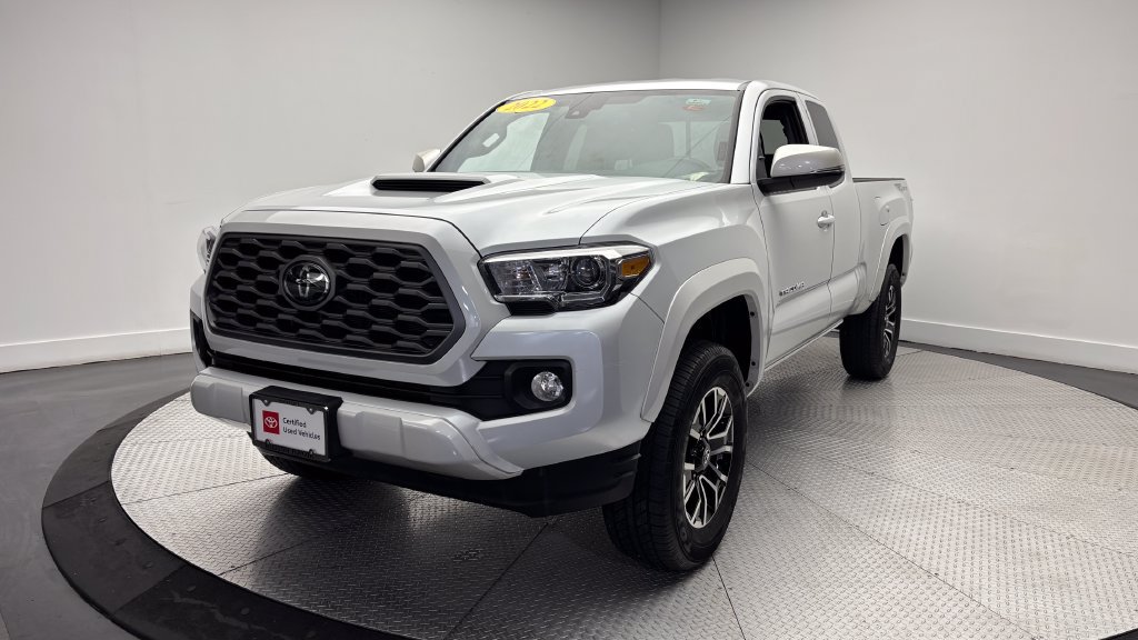 Certified 2022 Toyota Tacoma TRD Sport RWD image 2