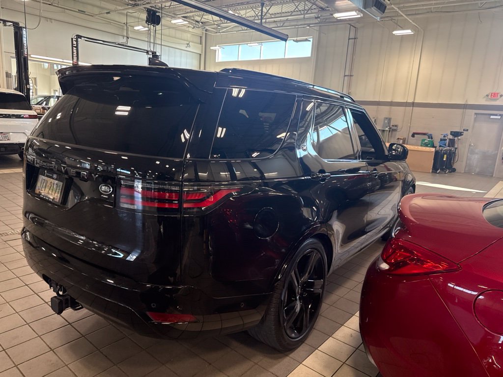 Used 2022 Land Rover Discovery HSE R-Dynamic AWD/4WD image 5
