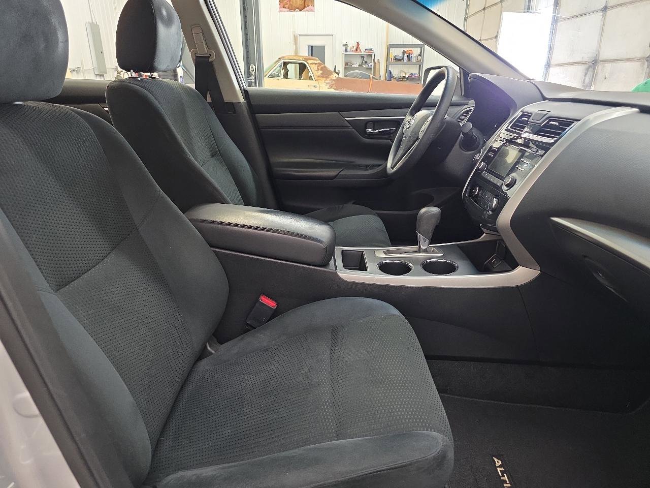 Used 2015 Nissan Altima 2.5 S w/ Power Driver Seat Package FWD image 39
