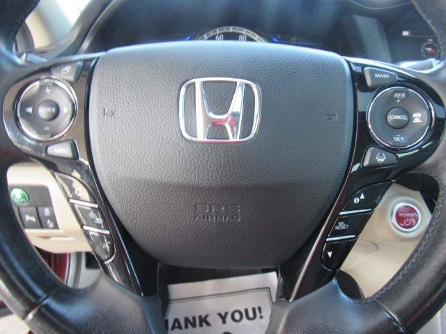 Used 2017 Honda Accord Touring image 23