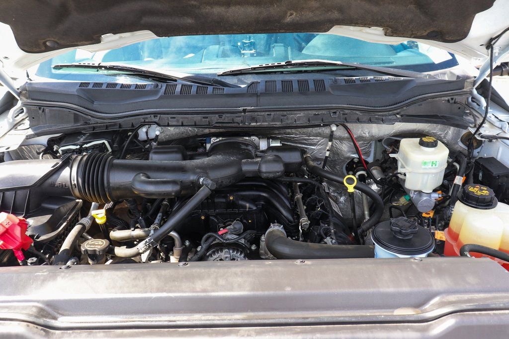 Used 2017 Ford F550 2WD Regular Cab Super Duty image 12