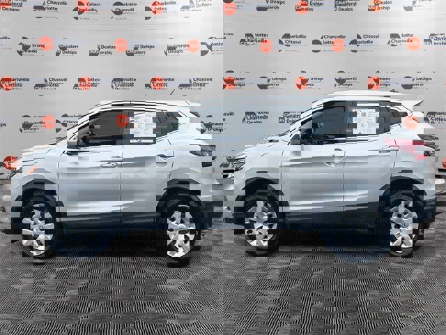 Used 2020 Nissan Rogue Sport S image 2