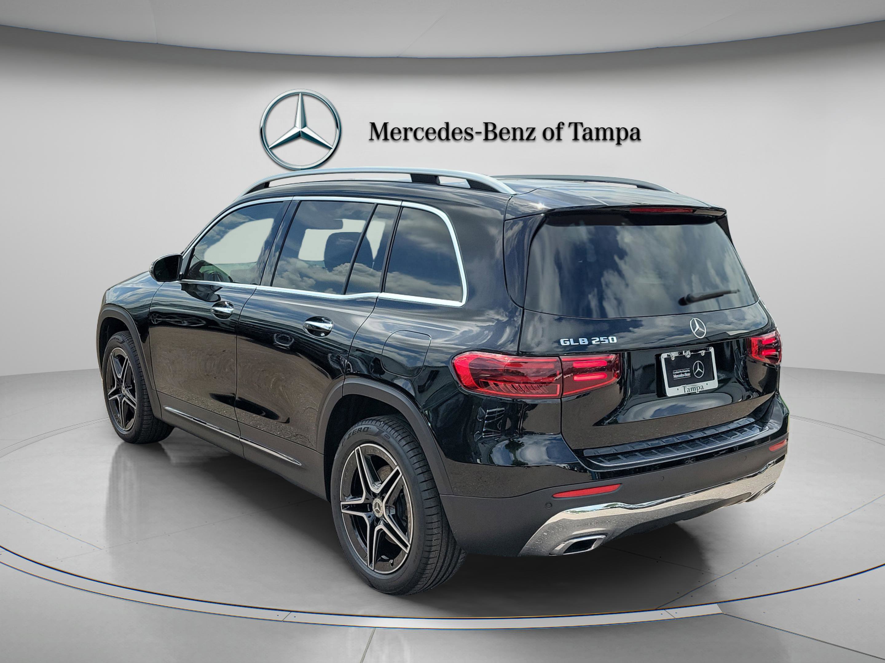 Certified 2024 Mercedes-Benz GLB 250 image 2