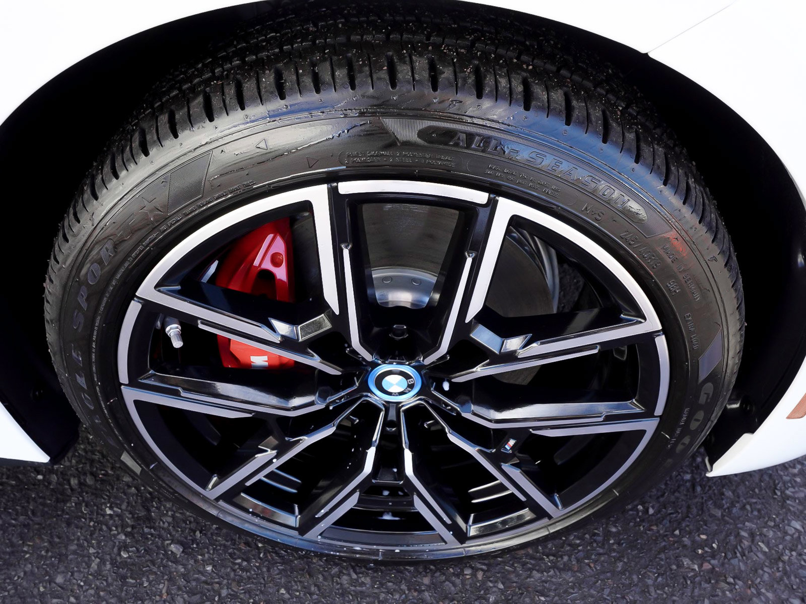 Used 2024 BMW i4 xDrive40i w/ M Sport Package image 8