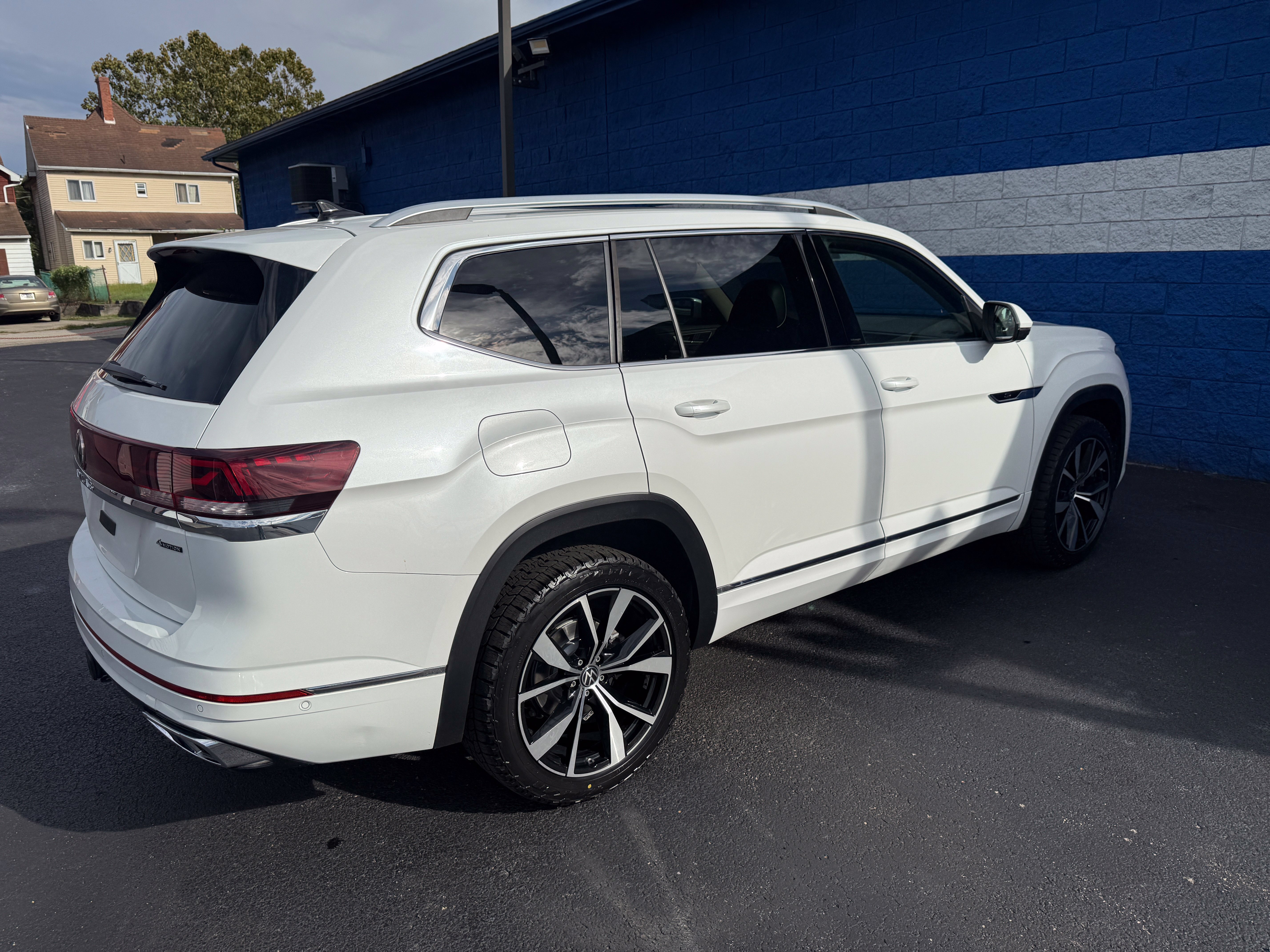 Used 2024 Volkswagen Atlas SEL Premium R-Line AWD/4WD image 21