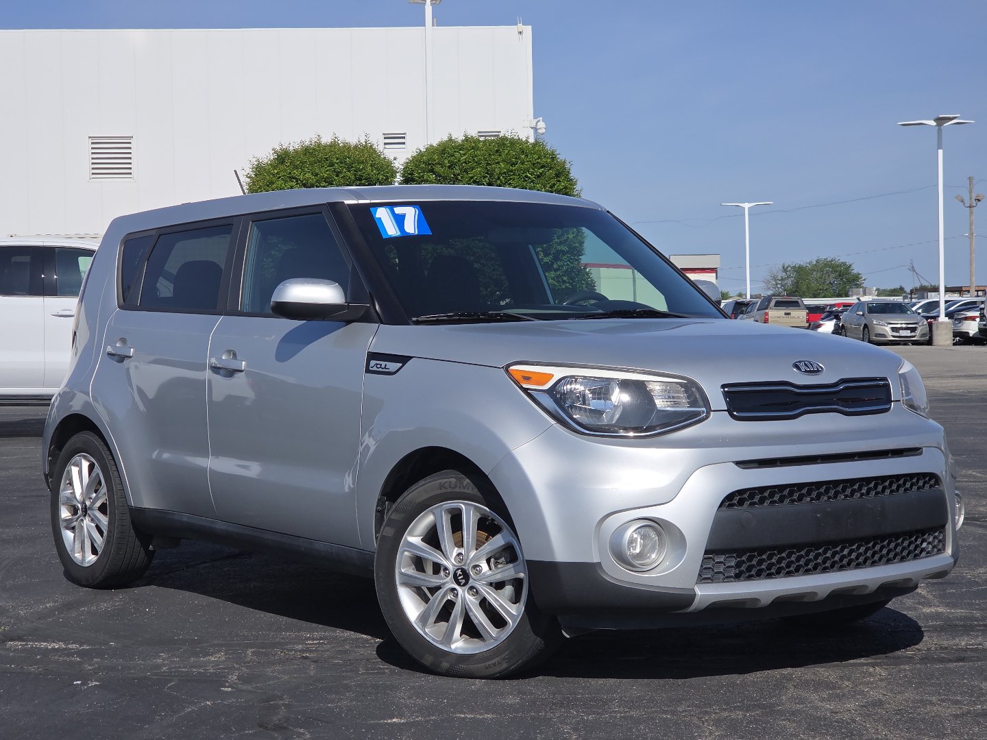 Used 2017 Kia Soul + FWD image 2