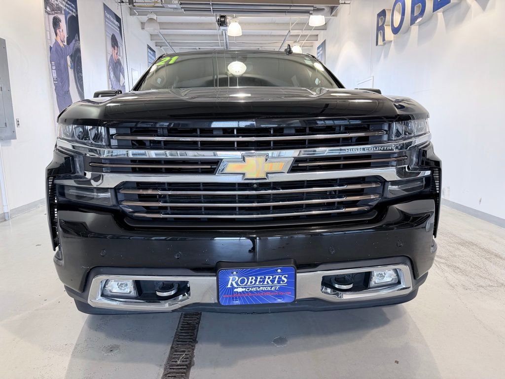 Used 2021 Chevrolet Silverado 1500 High Country w/ Technology Package AWD/4WD image 8