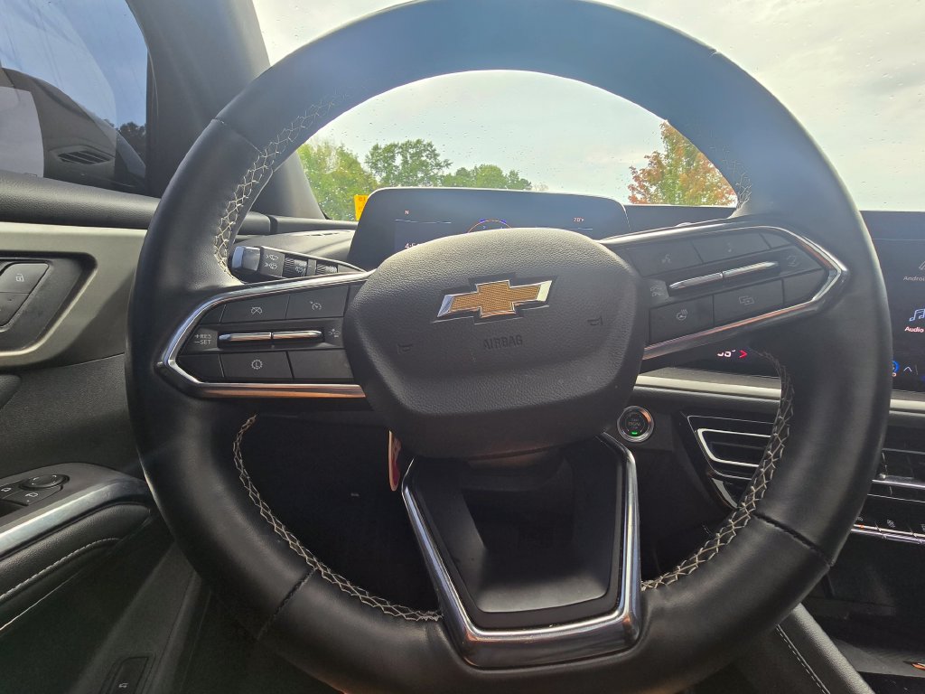 Used 2025 Chevrolet Traverse LT w/ Sun and Wheel Package FWD image 39