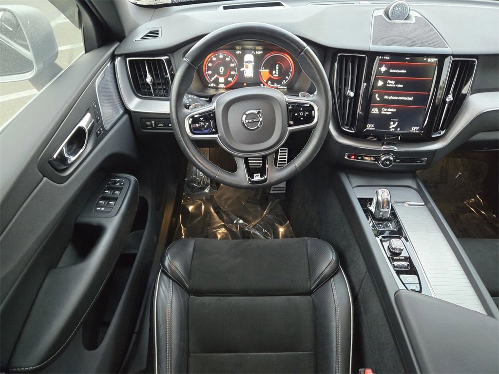 Used 2018 Volvo XC60 T8 R-Design w/ Convenience Package image 13