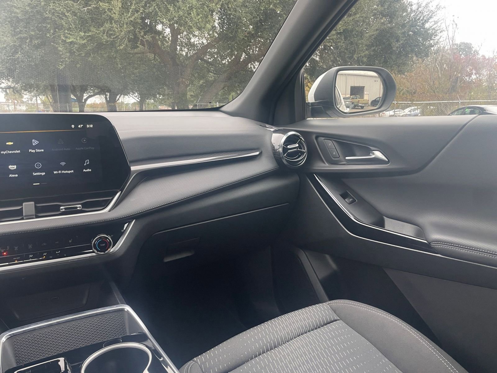 Used 2025 Chevrolet Equinox LT image 34