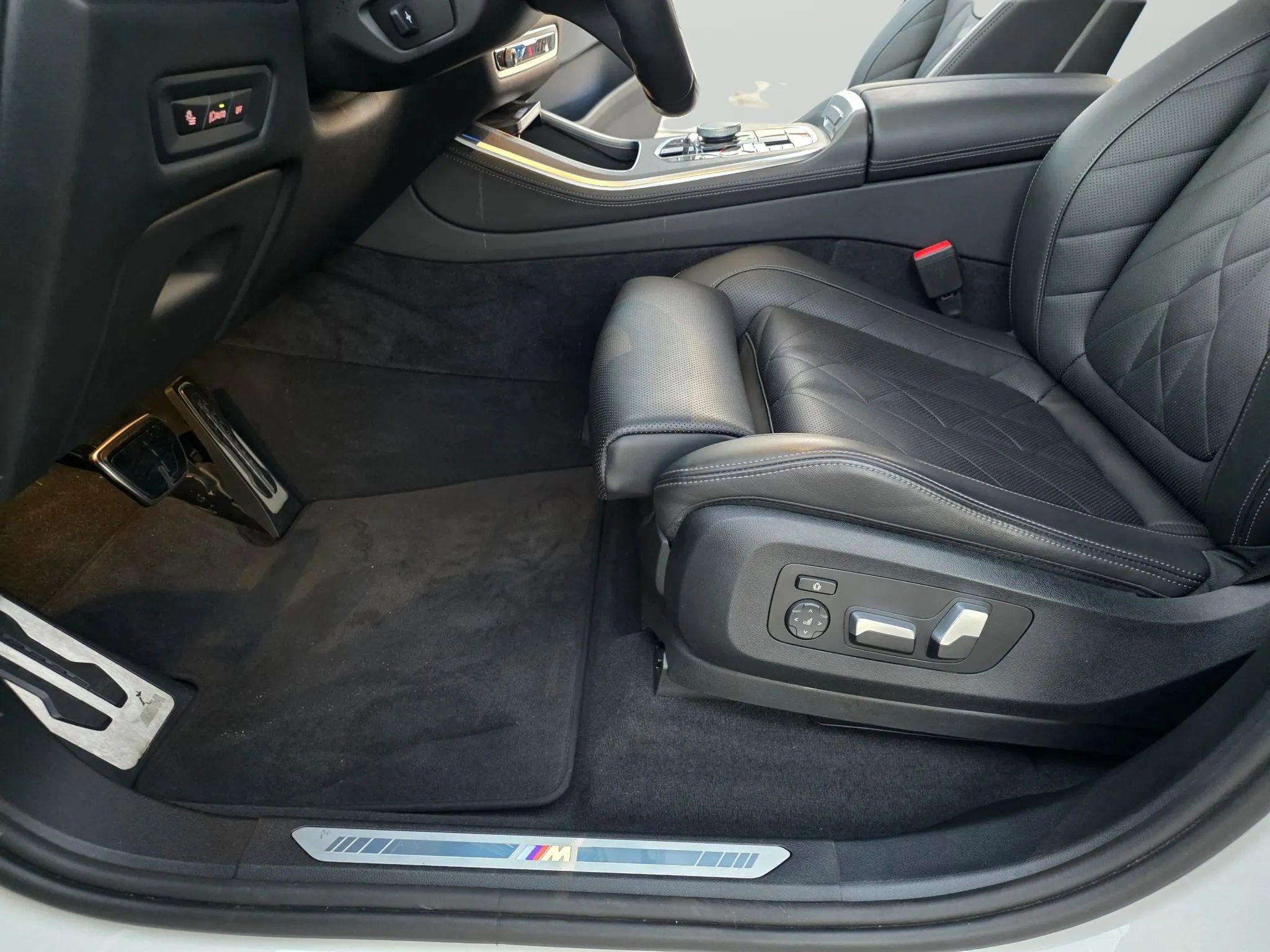 Used 2024 BMW X5 sDrive40i w/ M Sport Package image 41