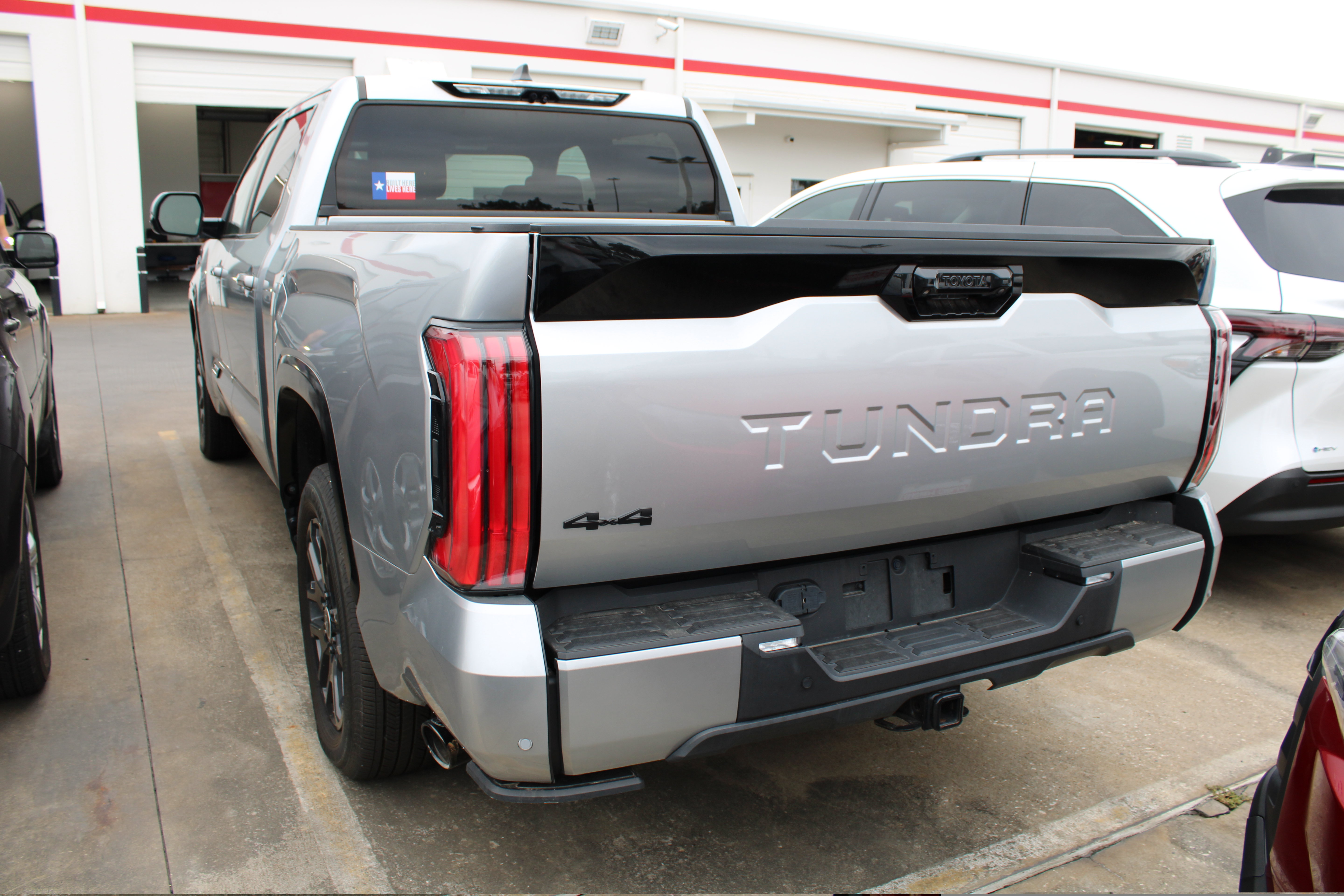 Used 2024 Toyota Tundra Platinum AWD/4WD image 7