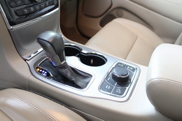 Used 2019 Jeep Grand Cherokee Overland image 14