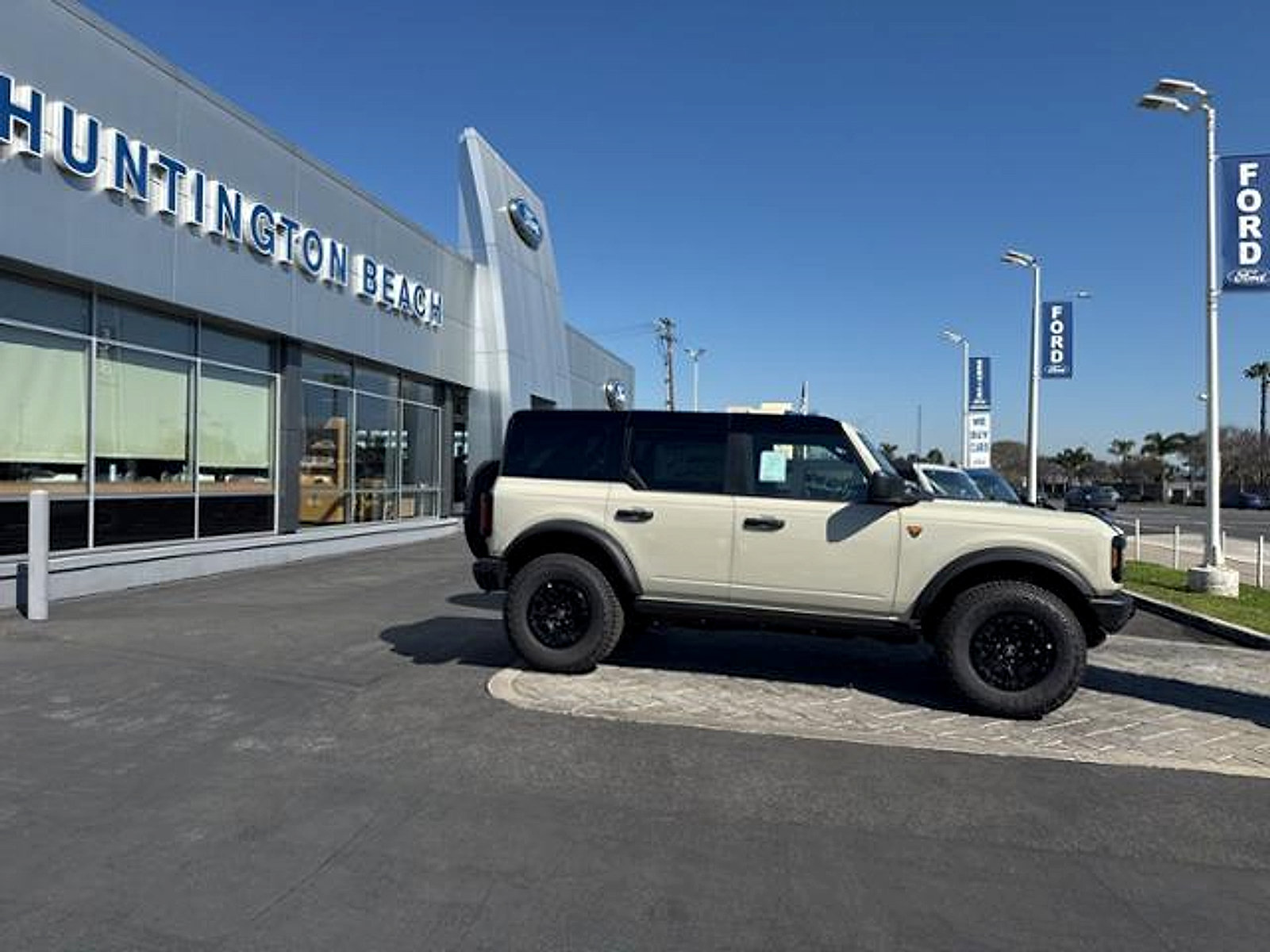 New 2026 Ford Bronco Badlands AWD/4WD image 3