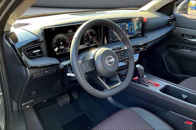 New 2026 Nissan Kicks SR w/ Cold Weather Package image 7