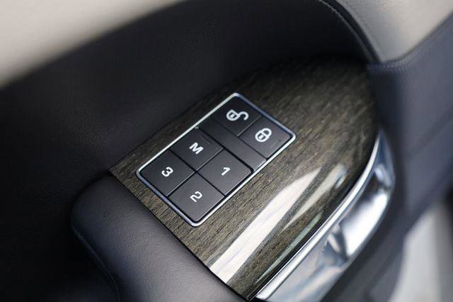 Used 2018 Land Rover Range Rover Sport HSE AWD/4WD image 40