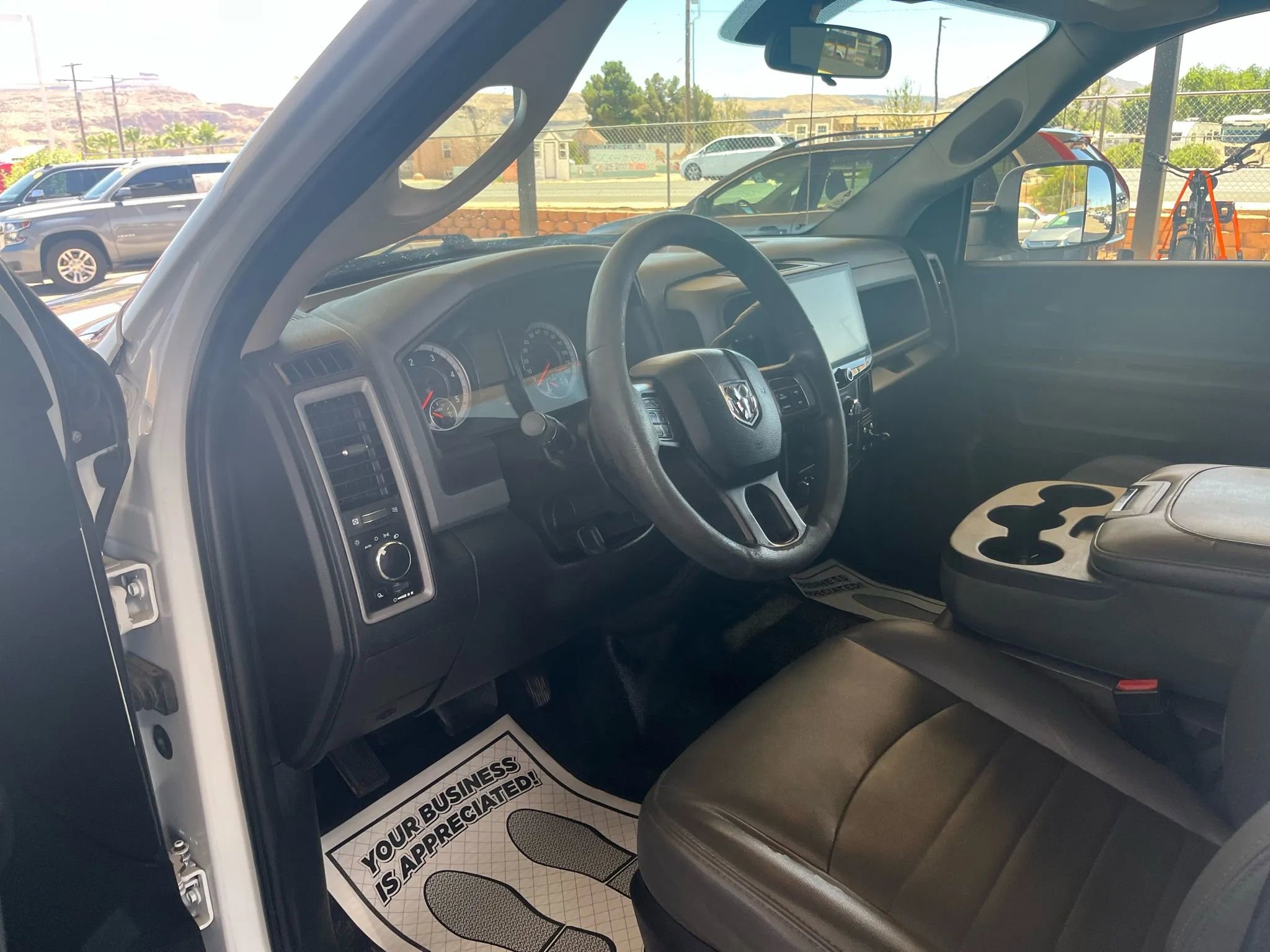 Used 2017 RAM 3500 Tradesman w/ Chrome Appearance Group image 15