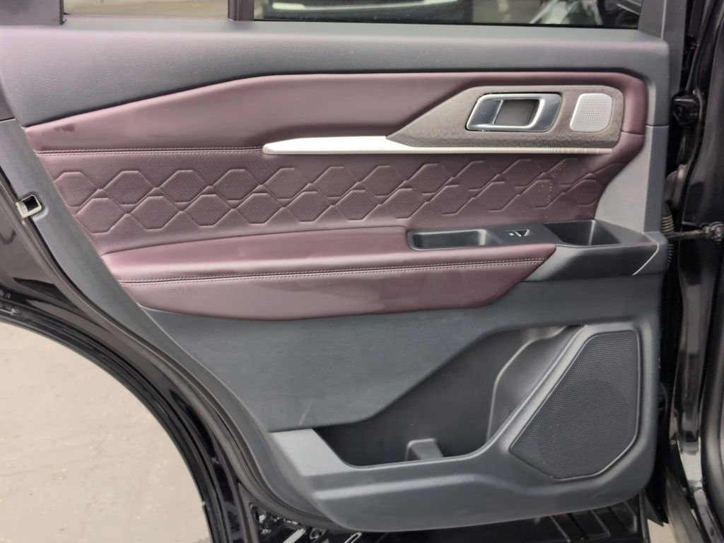 Used 2025 Ford Explorer Platinum w/ LUX Leather Package image 27