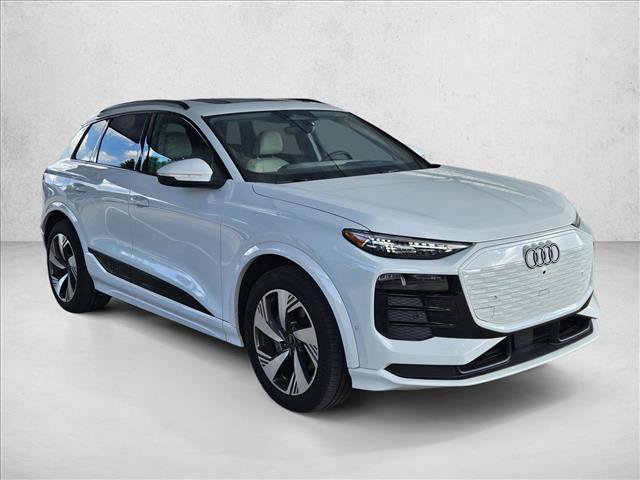 Used 2025 Audi Q6 e-tron Prestige w/ 20" Wheel Package AWD/4WD image 3