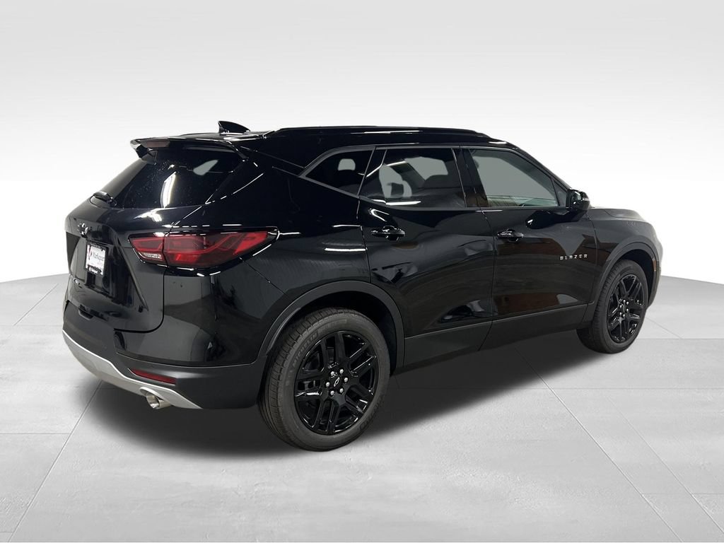 New 2026 Chevrolet Blazer LT w/ Sound & Technology Package AWD/4WD image 8