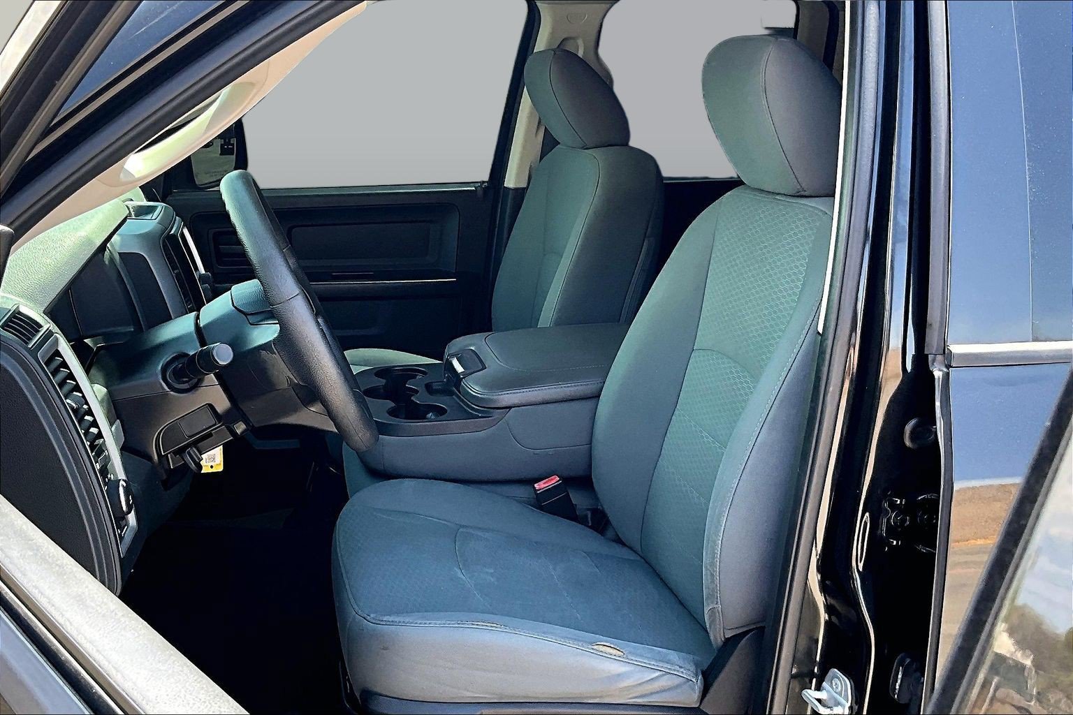 Used 2015 RAM 1500 Express AWD/4WD image 25