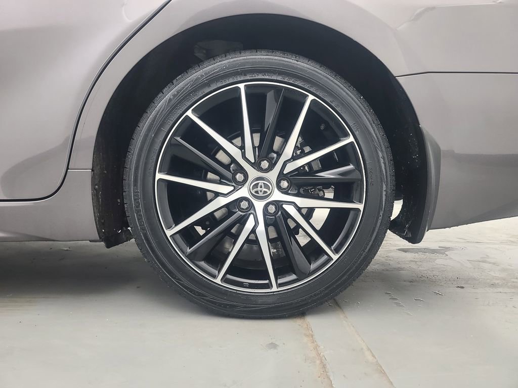 Used 2022 Toyota Camry SE w/ Cold Weather Package image 11