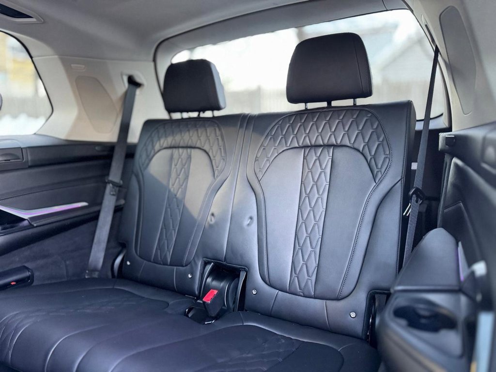 Used 2023 BMW X7 xDrive40i w/ Premium Package image 22